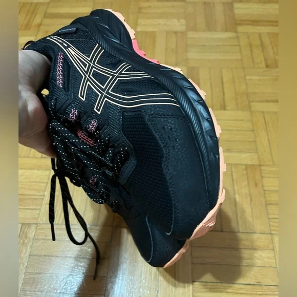 ASICS shoes - Picture 5 of 5